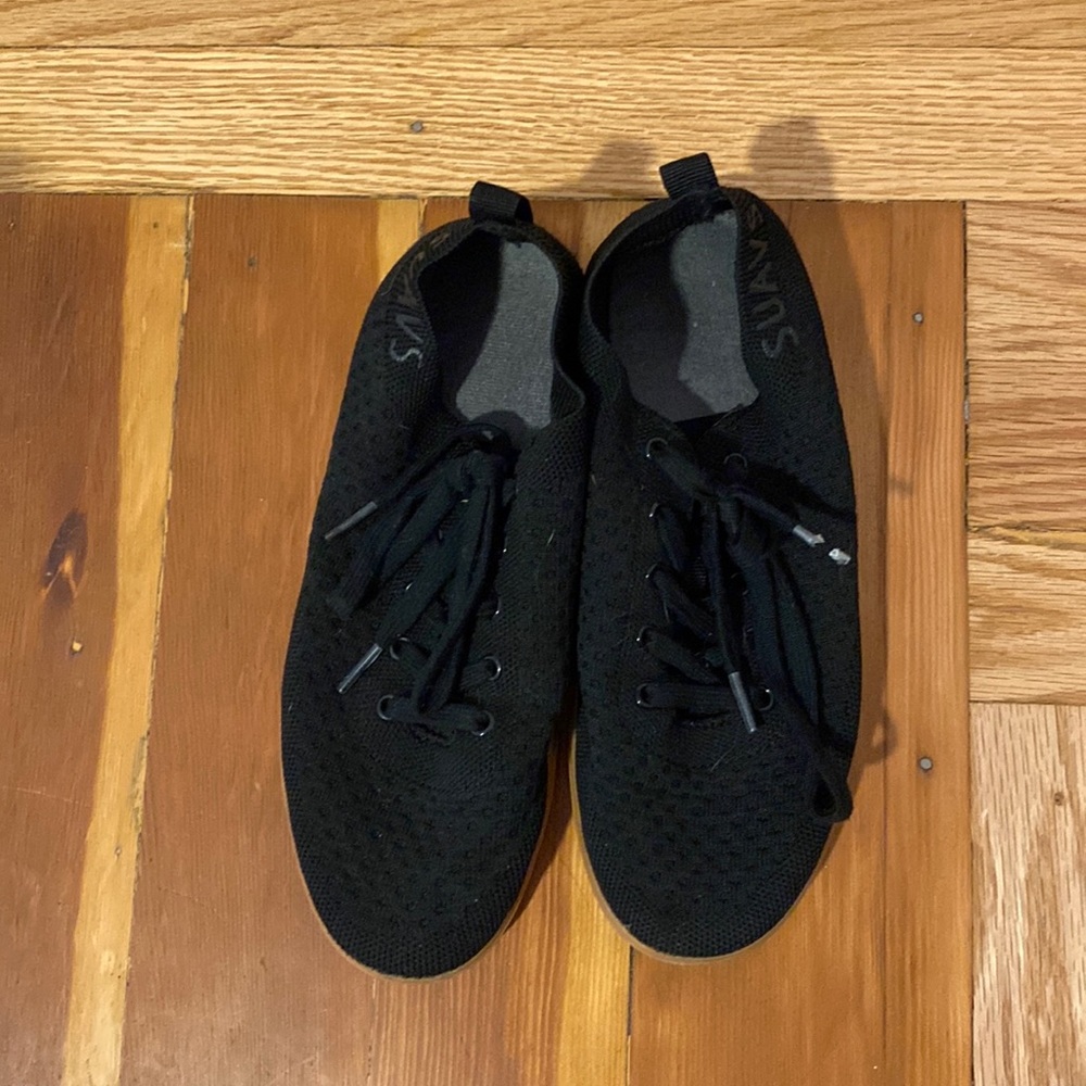 USED Suavs Zilker Gum in black.